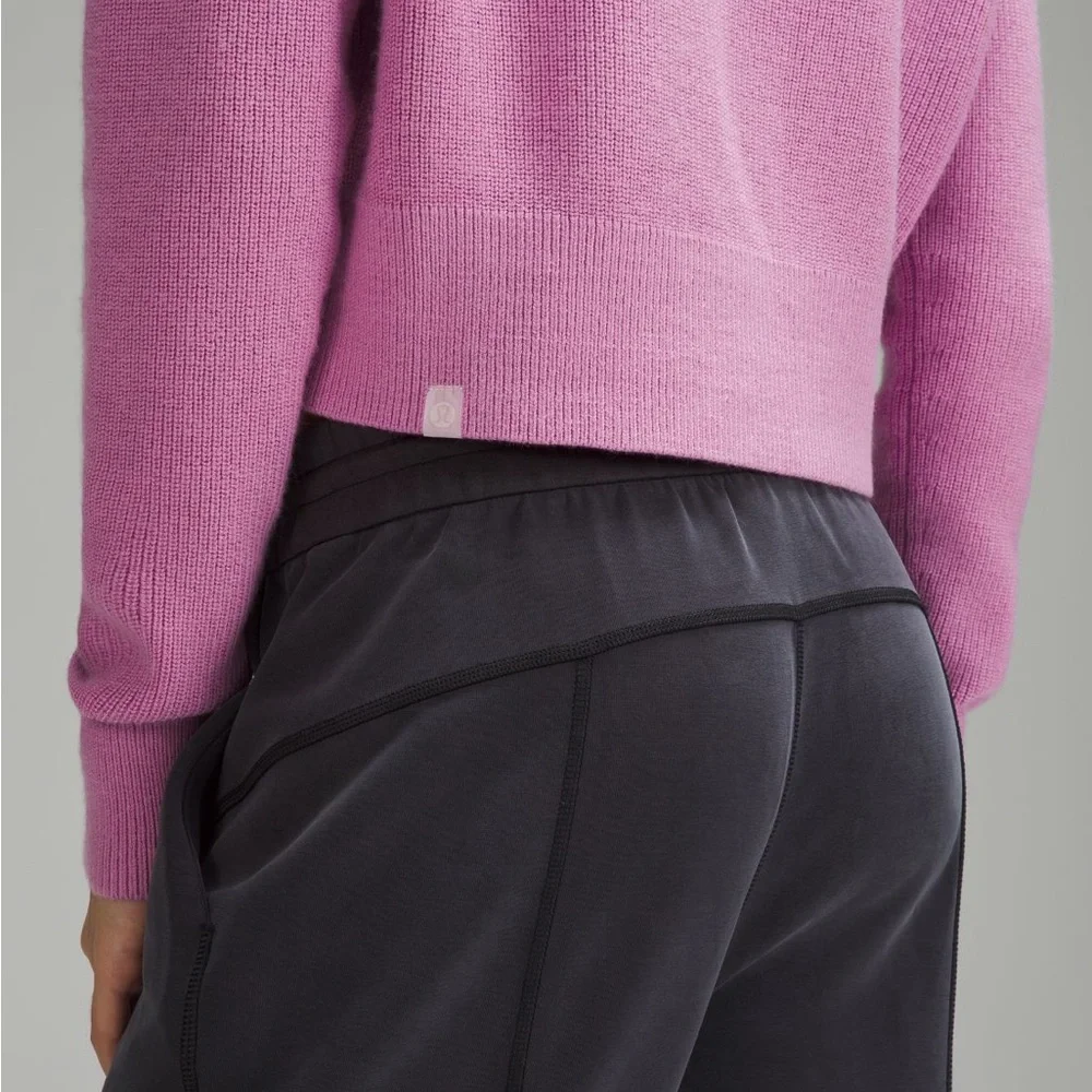 Lululemon Collared Merino Wool-Blend Sweater/L/.
Never worn, but no tag 🏷️ - Picture 5 of 7